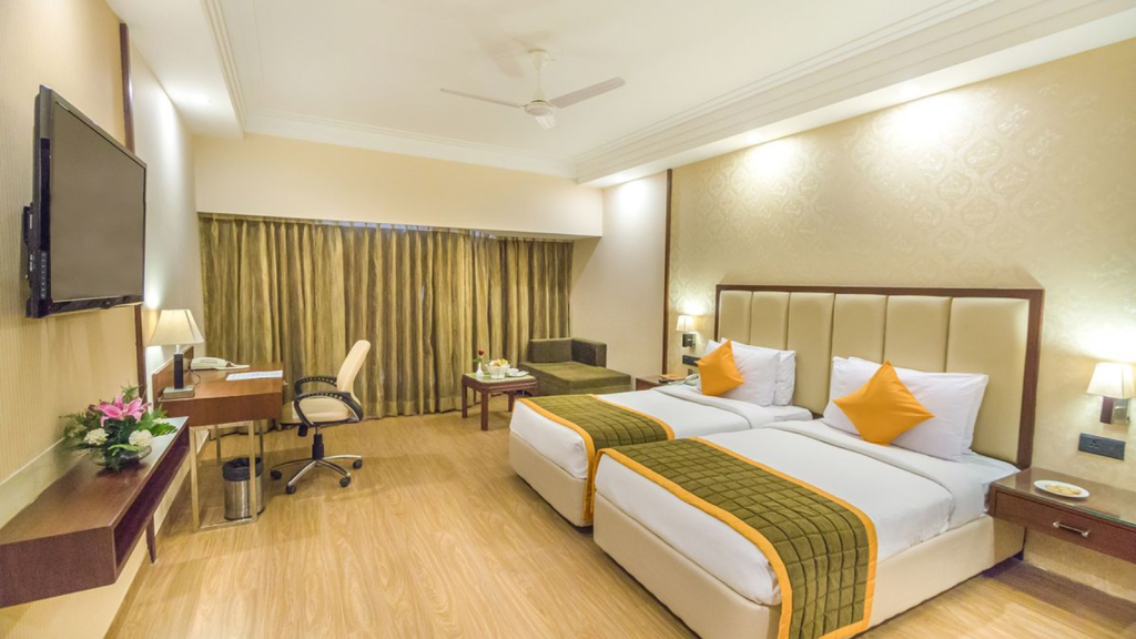 Rooms in Old Karnal