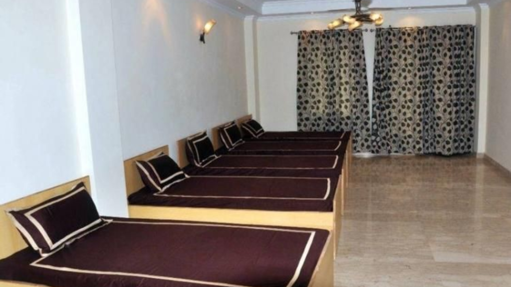 Boys hostel for students in Karnal
