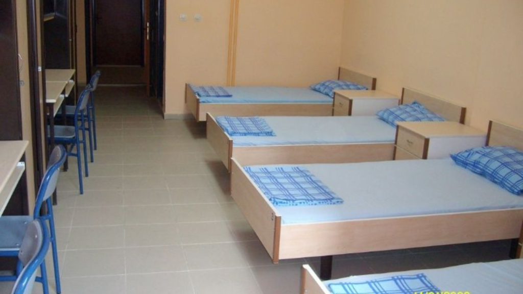 Safe hostel for students in Karnal