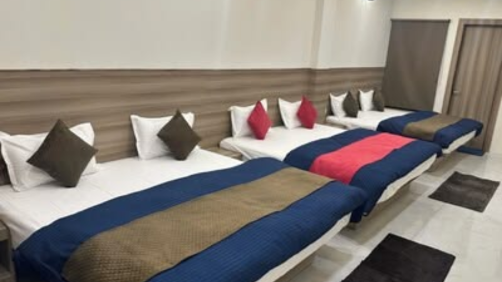 Room with parking on GT Karnal