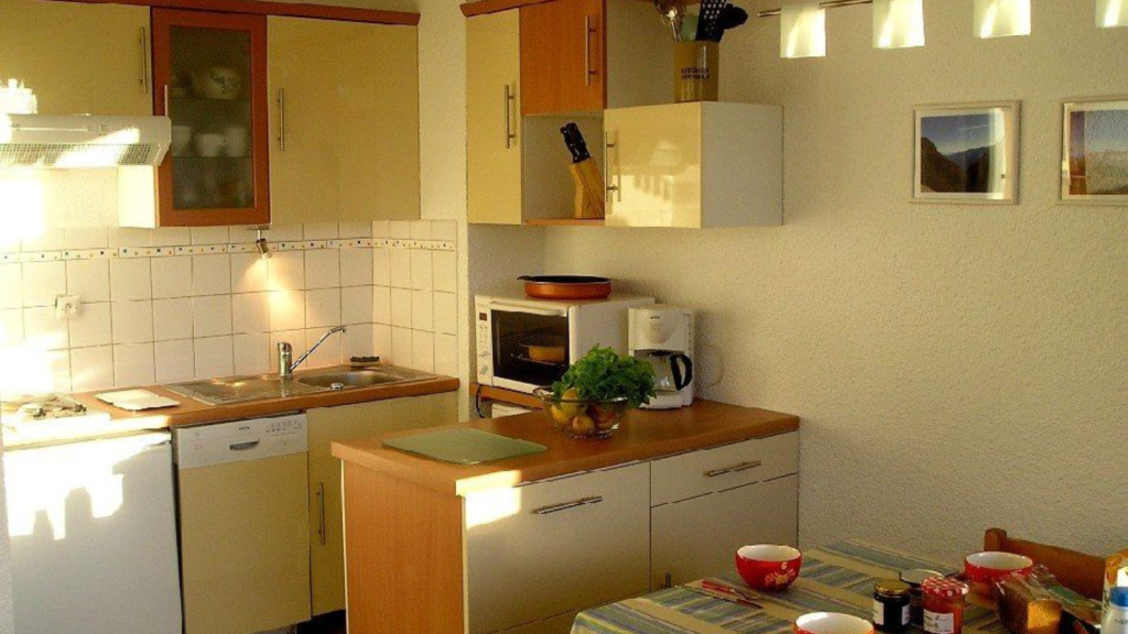PG with kitchen in Karnal low rent