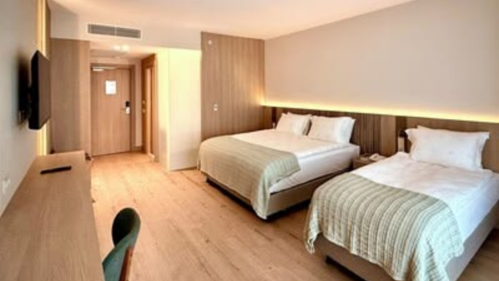 AC room in Sector 14 Karnal