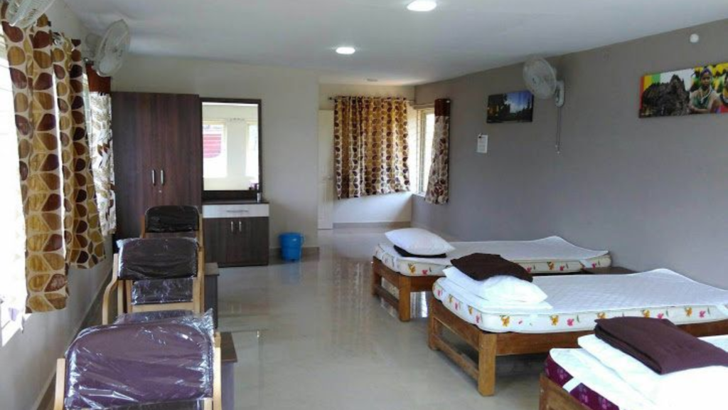 PG with mess facility in Karnal