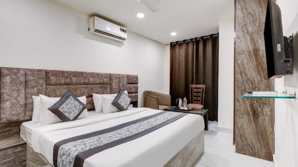 Rooms with cooler in Karnal